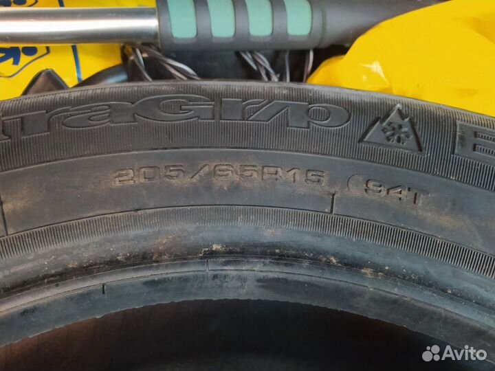 Goodyear UltraGrip Extreme 205/65 R15 94T