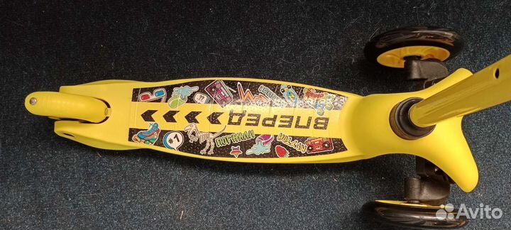 Самокат-снегокат 2 в 1 graffiti 