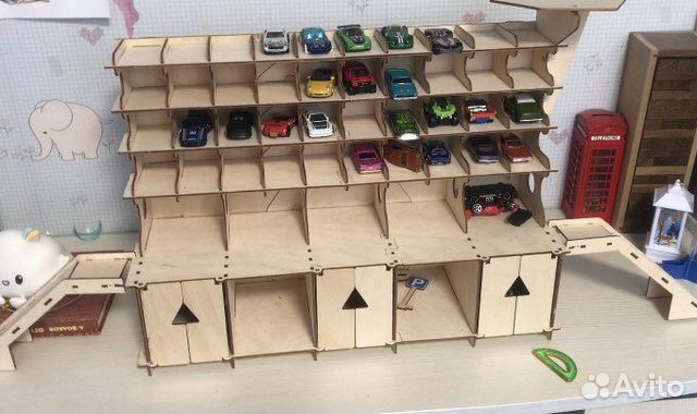 Многоуровневая парковка для машинок