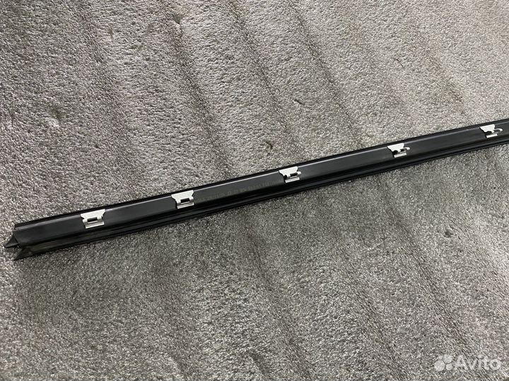 Уплотнитель стекла П/Л внутренний BMW 5 e60/e61