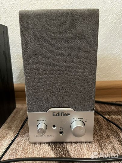 Колонки настольные компьютерные Edifier R18