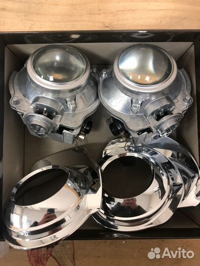 Штатные адаптивные ксеноновые линзы для фар Lexus