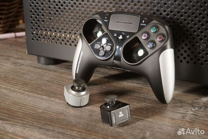 Топовый геймпад для пк и PS4 Thrustmater eSwap Pro