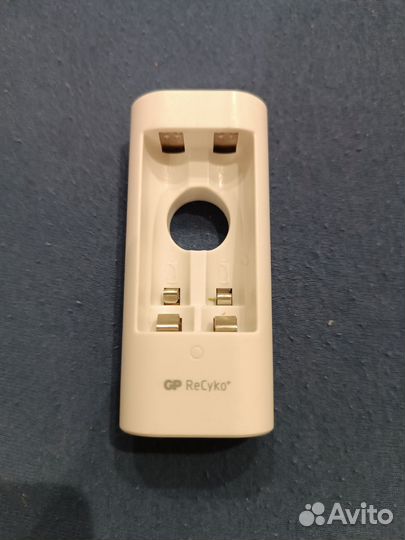 Зарядное устройство GP для аккумуляторных батареек