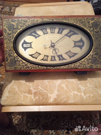 Настольные часы