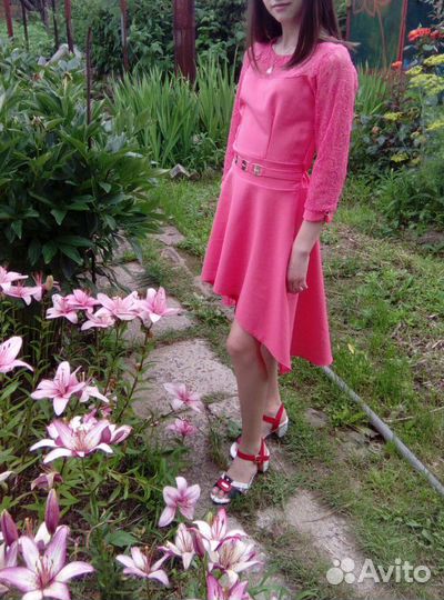 Платье на девочку 11-13 лет