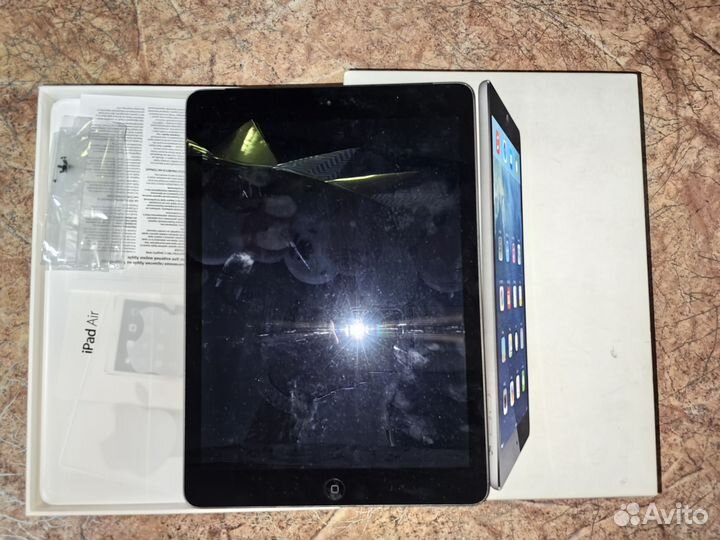 Продам iPad Air