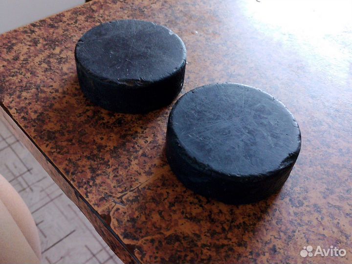 Шайба хоккейная бу