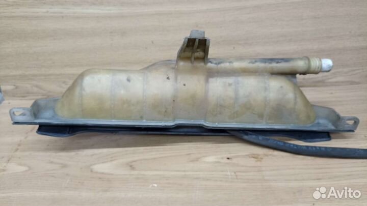 Bmw e32 e34 бачок расширительный