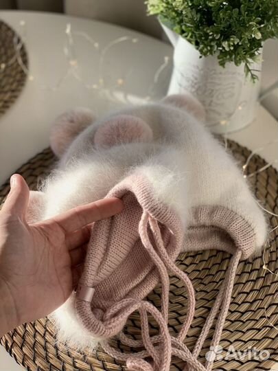 Шапка зимняя для девочки 1,5-2 года ручной вязки