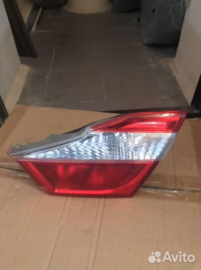 Фонарь задний правый внутренний Camry xv50