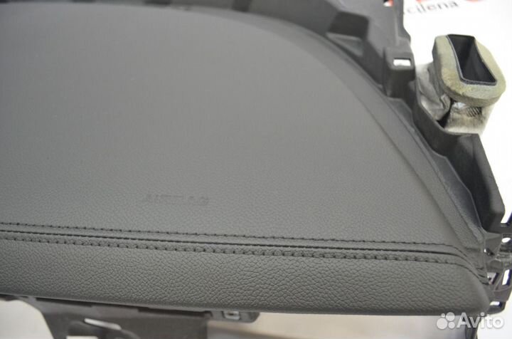 Торпедо панель приборов Kia Sorento со строчкой