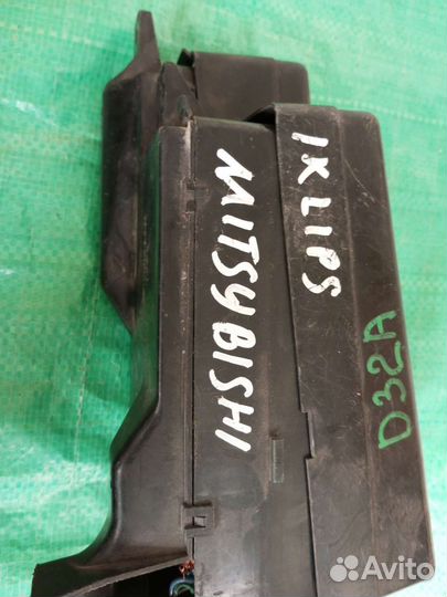 Блок предохранителей Mitsubishi Eclipse D32A