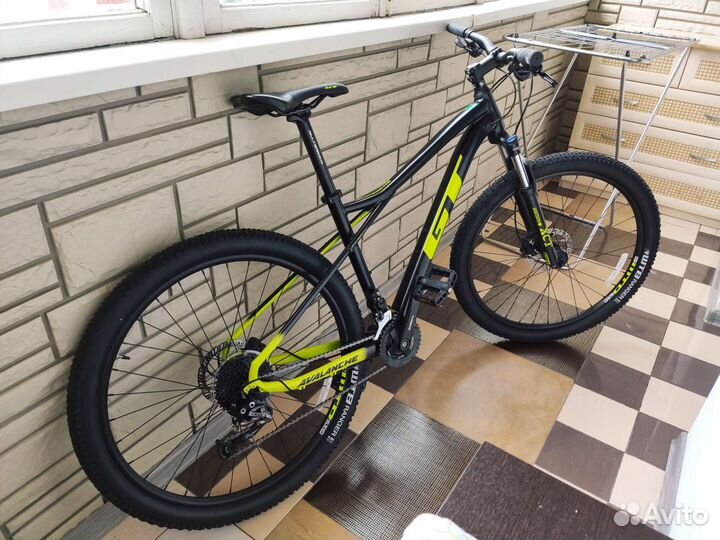 GT Avalanche Sport 27.5 M 120mm Air, Alivio