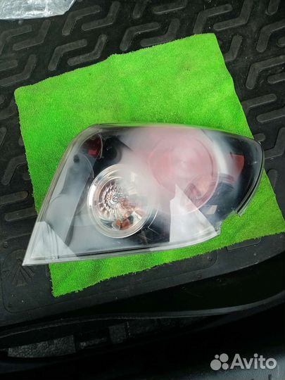 Задний правый внешний фонарь мазда 3 хечбек