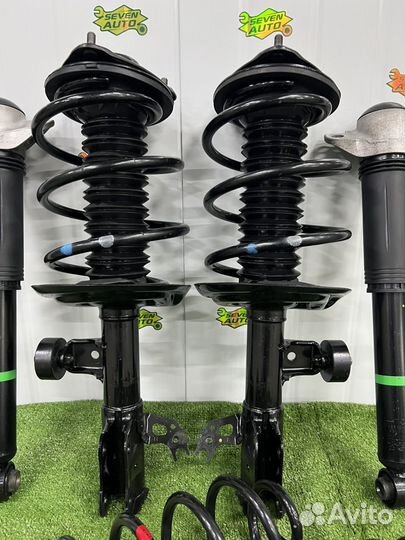 Комплект стоек Toyota Camry axvh70 axvh75