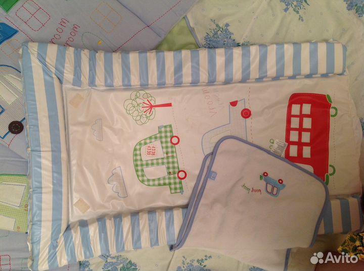 Бортик для мальчика mothercare+пеленальный матрас