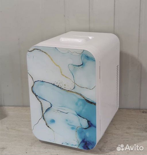 Бьюти мини-холодильник для косметики