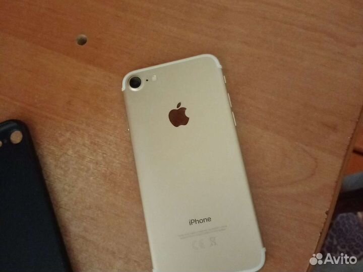 Телефон iPhone 7 бу