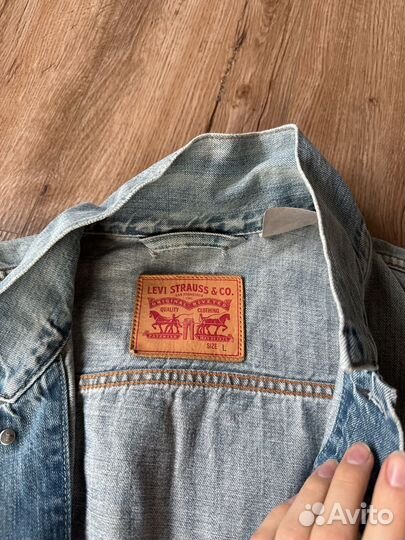 Джинсовая куртка levis