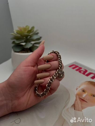 Маникюр педикюр