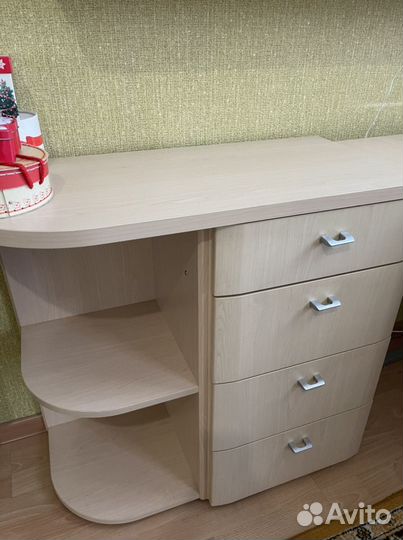 Компьютерный стол, тумба, подвесная полка