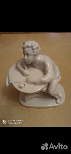 Фарфоровая статуэтка ссср. лфз. 