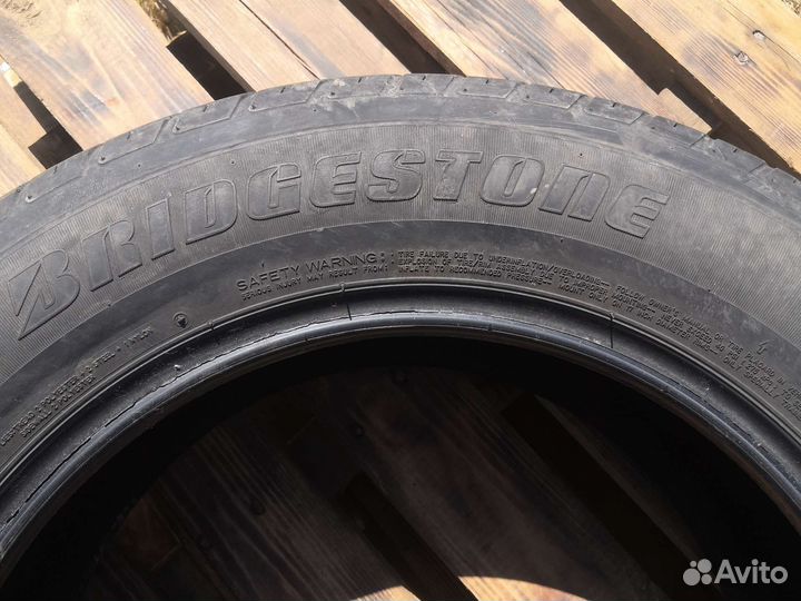 Bridgestone Dueler H/T 687 225/65 R17
