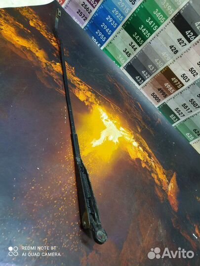 Поводок стеклоочистителя правый Renault Symbol 1