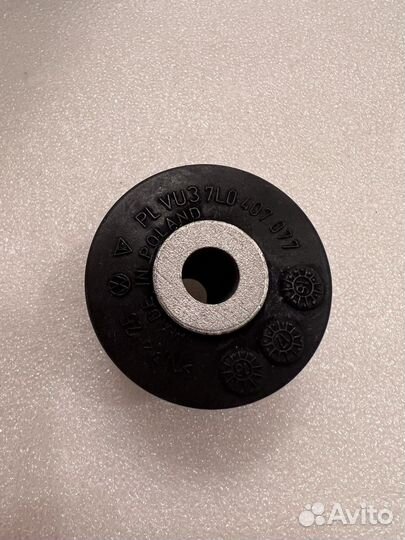 Сайлентблок рычага Volkswagen 7L0407077