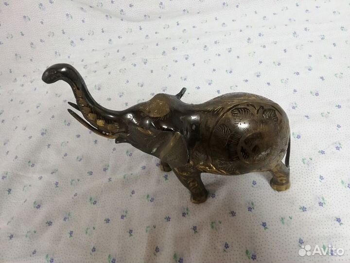 Большая бронзовая статуэтка слон