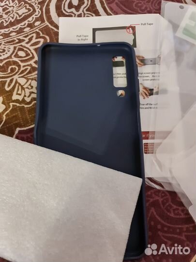 Чехол и защитные пленки на Samsung Galaxy A7 2018