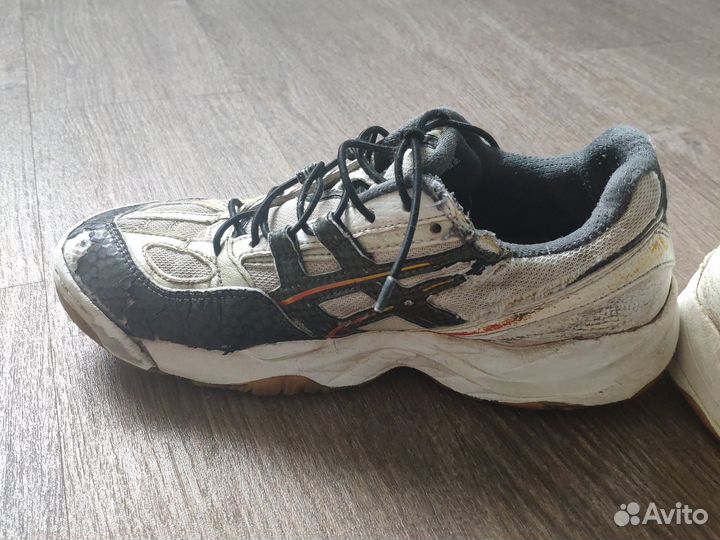 Серые кроссовки детские asics р 35