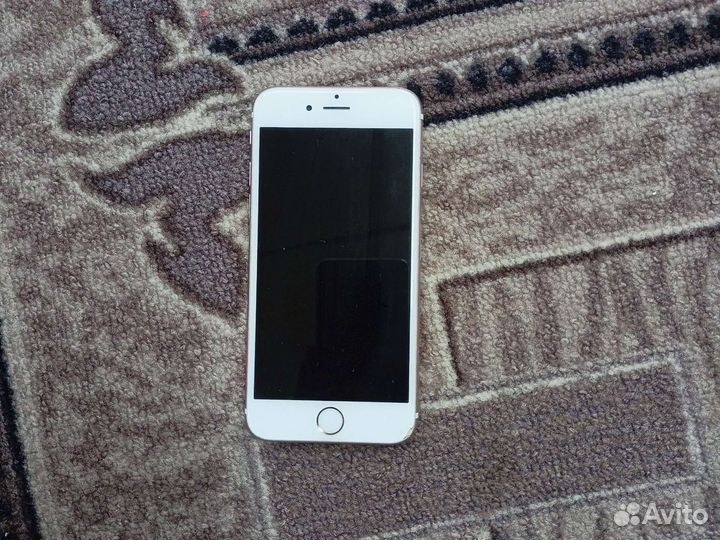 Телефон iPhone 6s