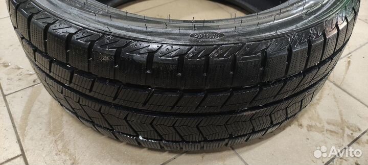 iLink Winter IL868 235/45 R18 98H