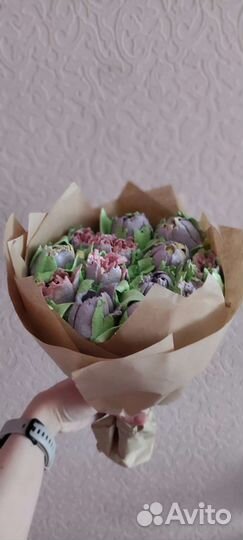 Цветы розы и букеты сувениры