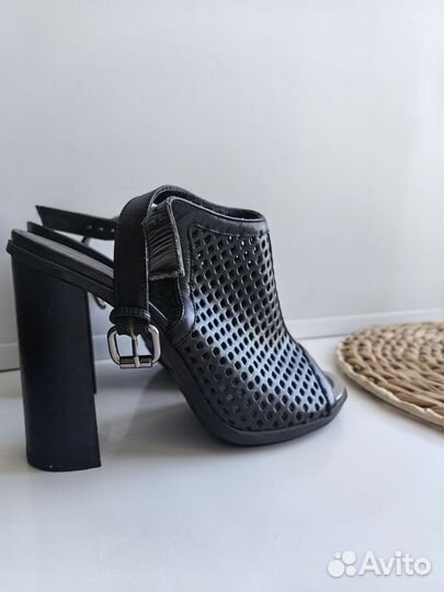 Босоножки easy by loriblu