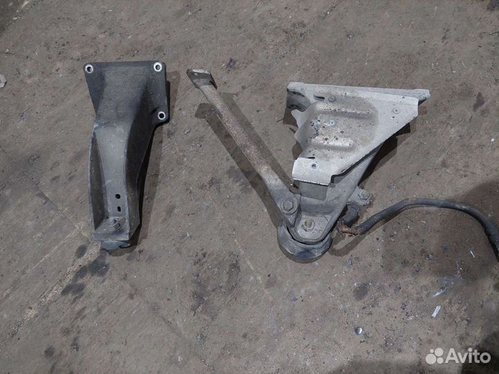 Бмв е39 м52/54 лапы двигателя