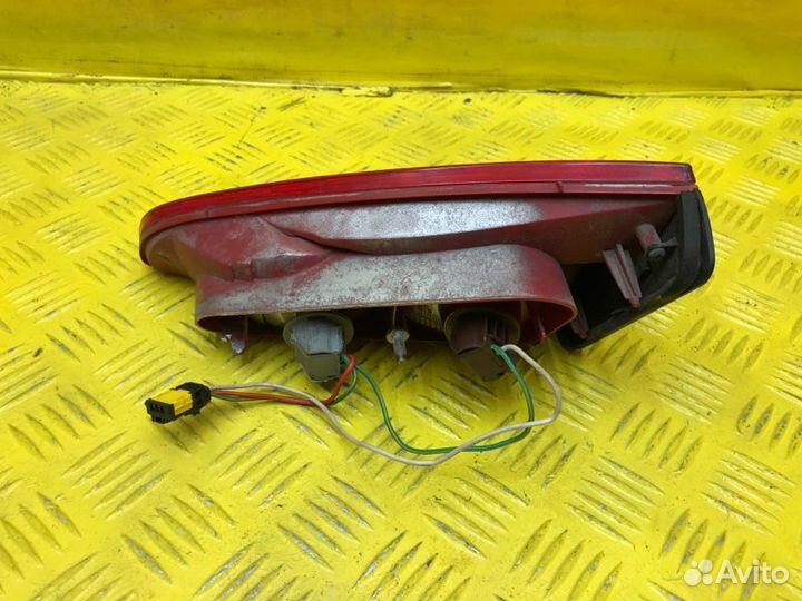 Фонарь задний левый Peugeot 607 ES9J4S 2002