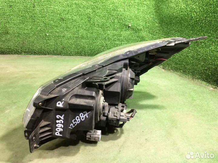 Фара ксеноновая правая Subaru Xv GP7 FB20 2012