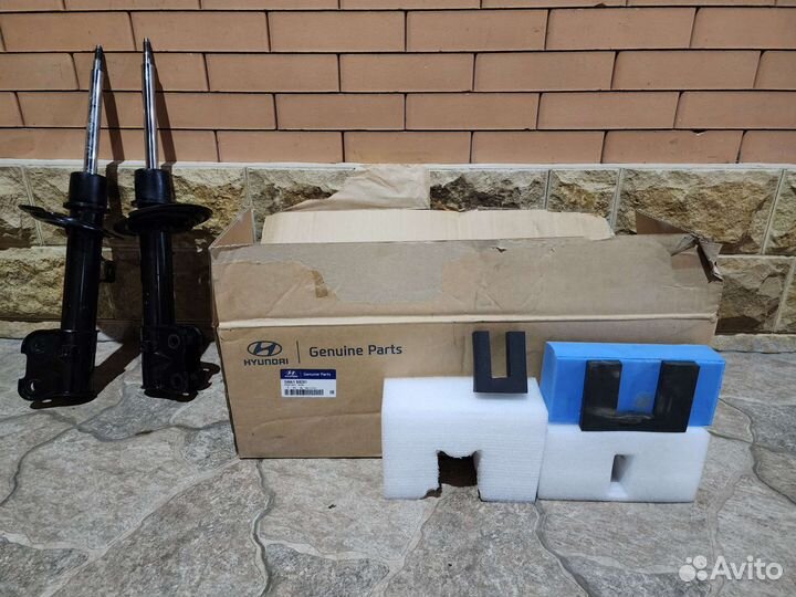 Аморт перед. на hyundai grand santa fe от 2015года