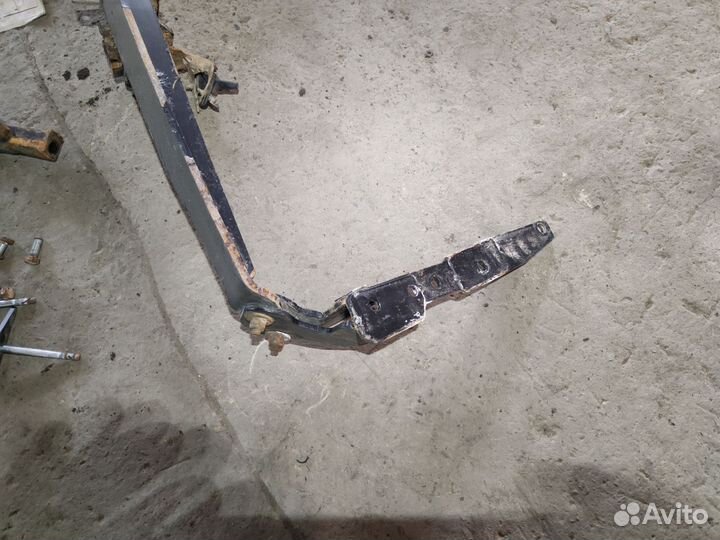 Фаркоп Subaru Forester SG5 SF5