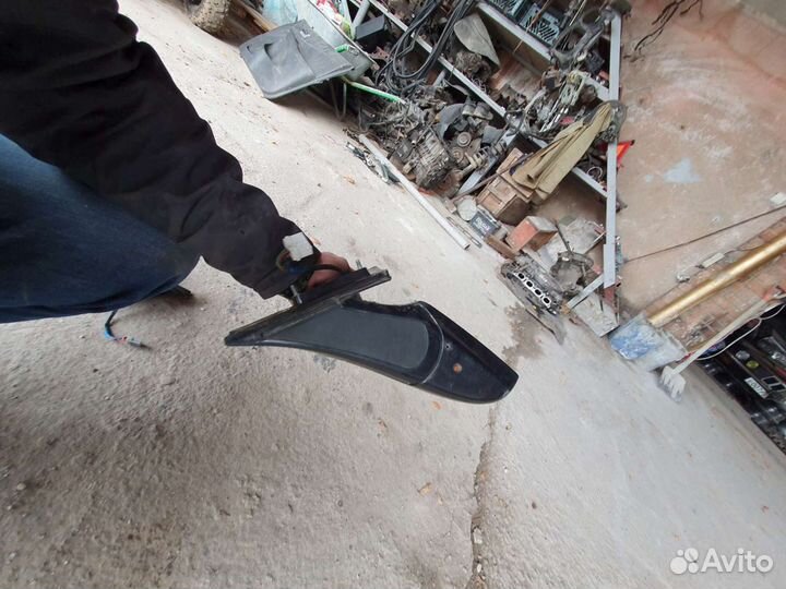 Правое зеркало на вортекс эстина 2012г