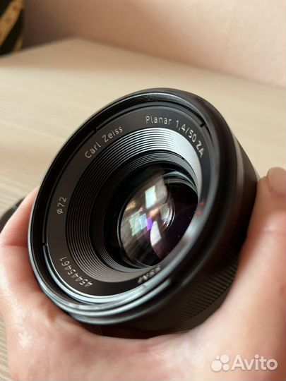 Объектив Sony Carl Zeiss Planar 50mm f/1.4