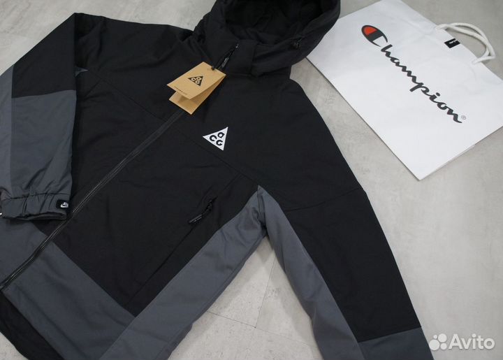 Осенняя куртка Nike ACG