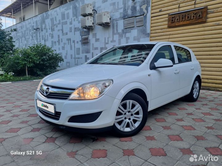 Opel Astra, 2013