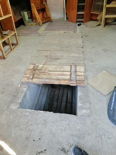 Гараж, > 30 м²