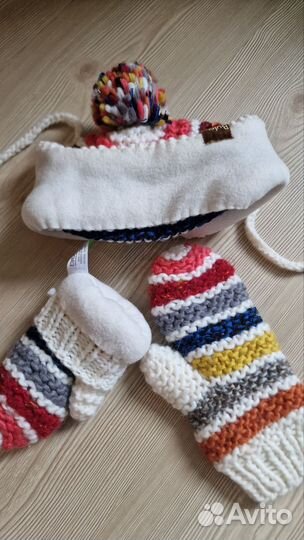 Шапка и варежки bula