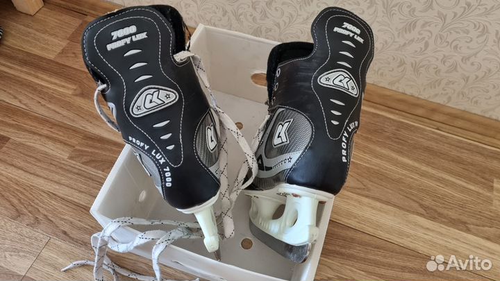 Коньки хоккейные