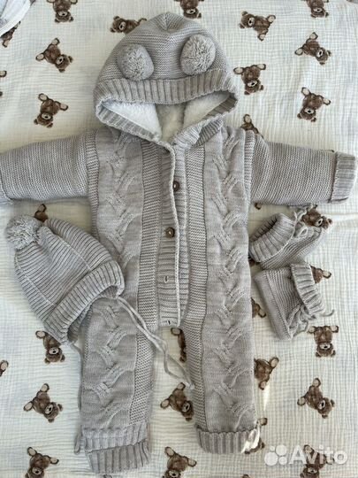 Вязаный комбинезон для новорожденного